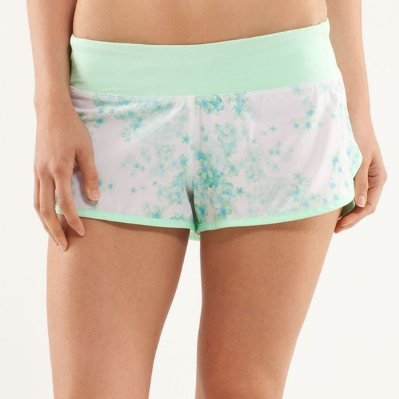 EUC Lululemon Speed Shorts - Picture 2 of 5